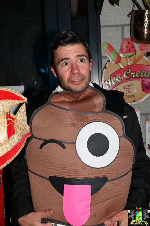 ../Images/Jeugddisco Glow in the Dark 103.jpg